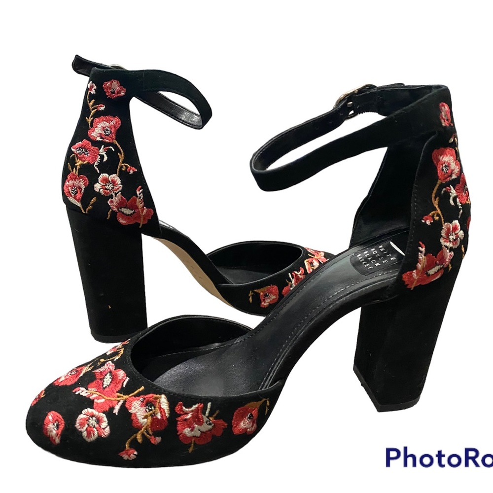 Luxe White House Black Market Piper Black Velvet and floral embroidered pumps 🌹